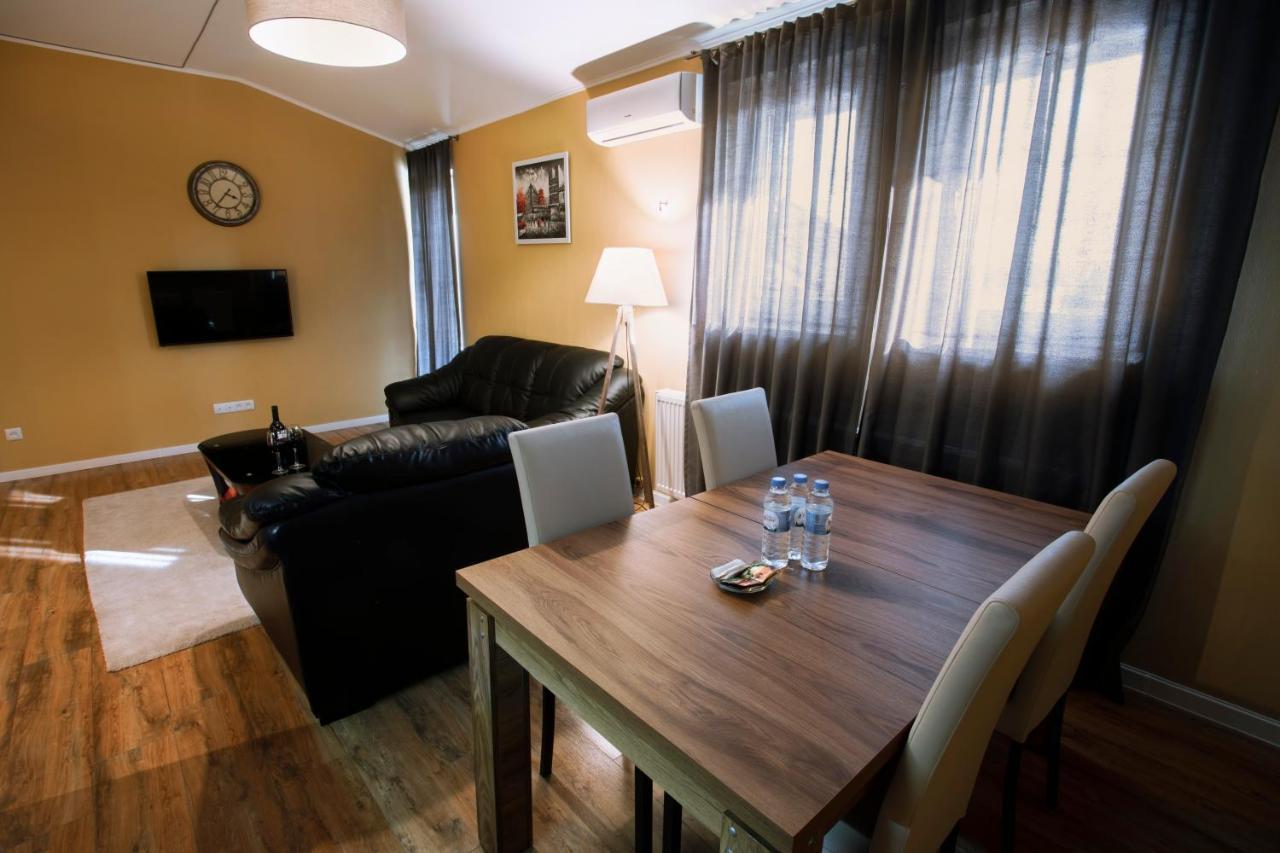 Apart Hotel West Тбилиси Екстериор снимка