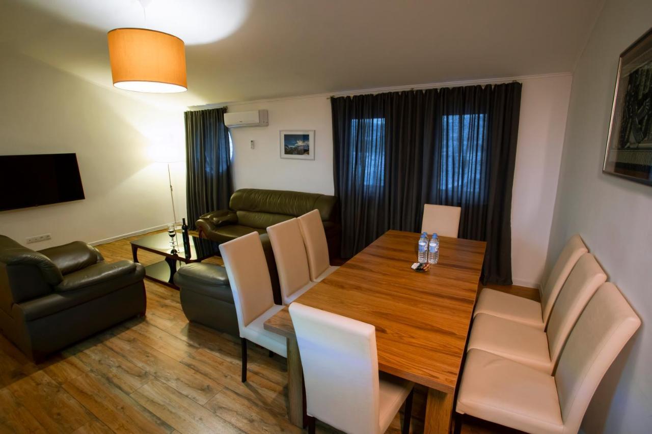 Apart Hotel West Тбилиси Екстериор снимка