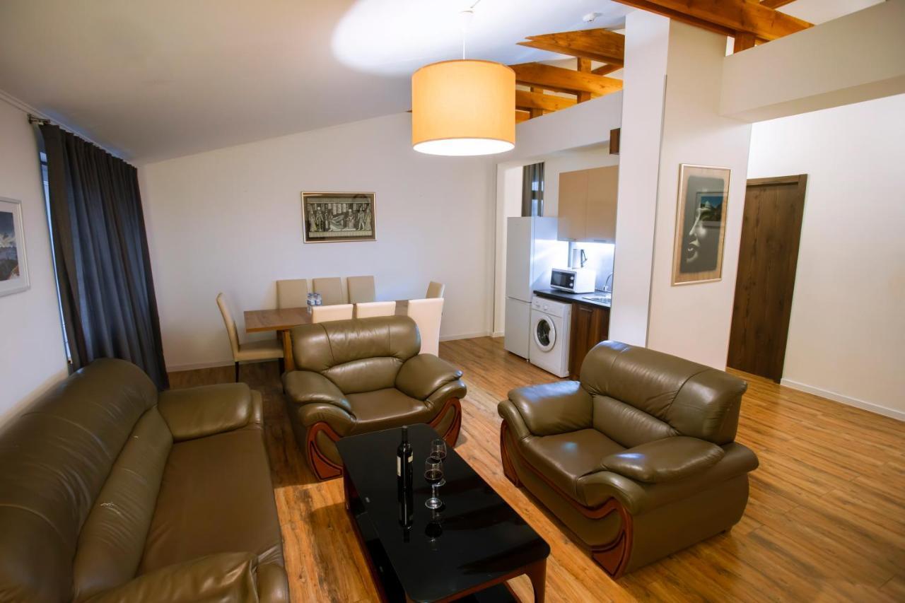 Apart Hotel West Тбилиси Екстериор снимка