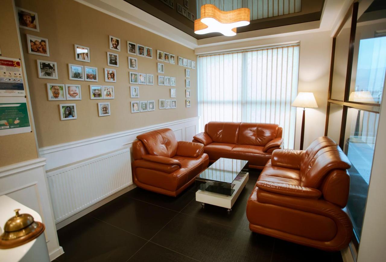 Apart Hotel West Тбилиси Екстериор снимка