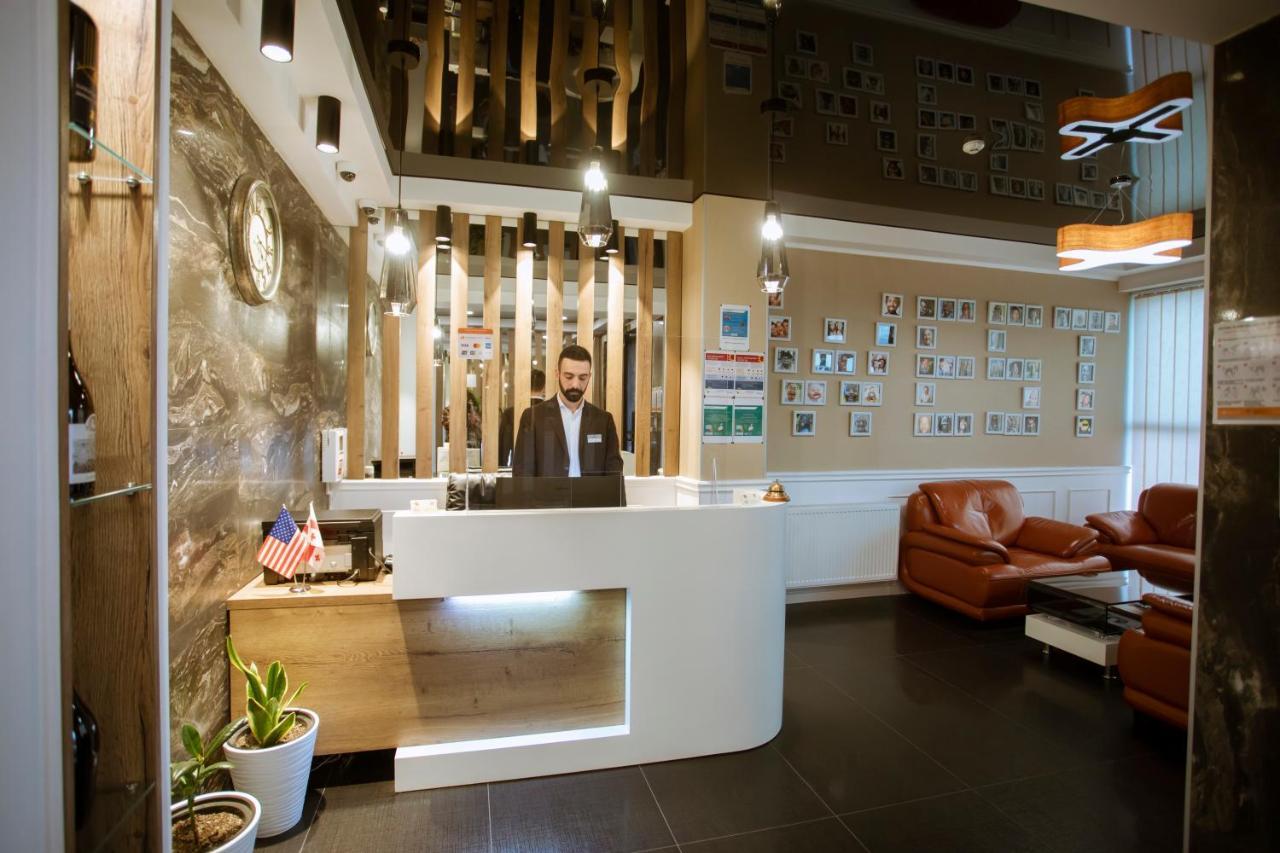 Apart Hotel West Тбилиси Екстериор снимка