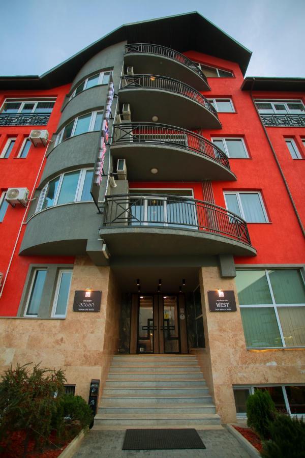Apart Hotel West Тбилиси Екстериор снимка