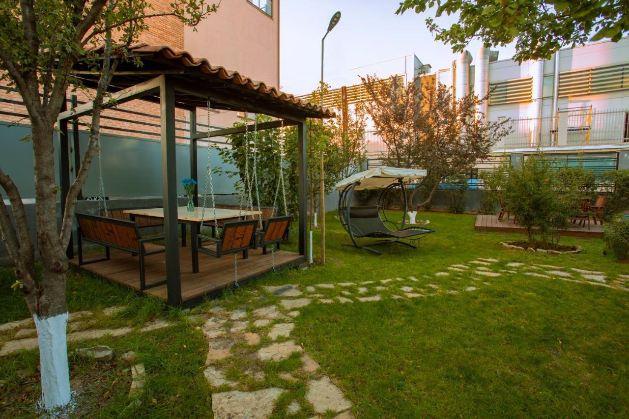 Apart Hotel West Тбилиси Екстериор снимка
