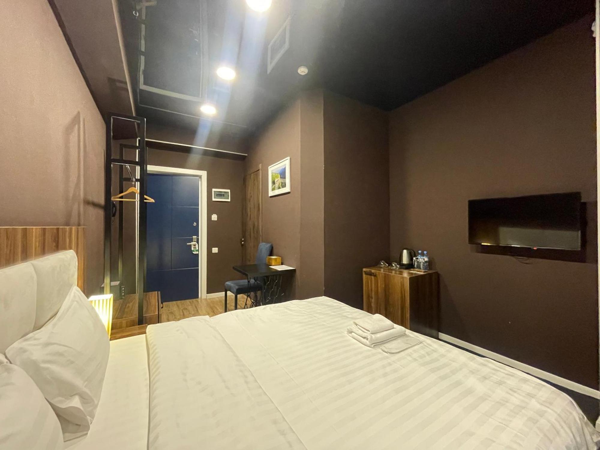 Apart Hotel West Тбилиси Екстериор снимка