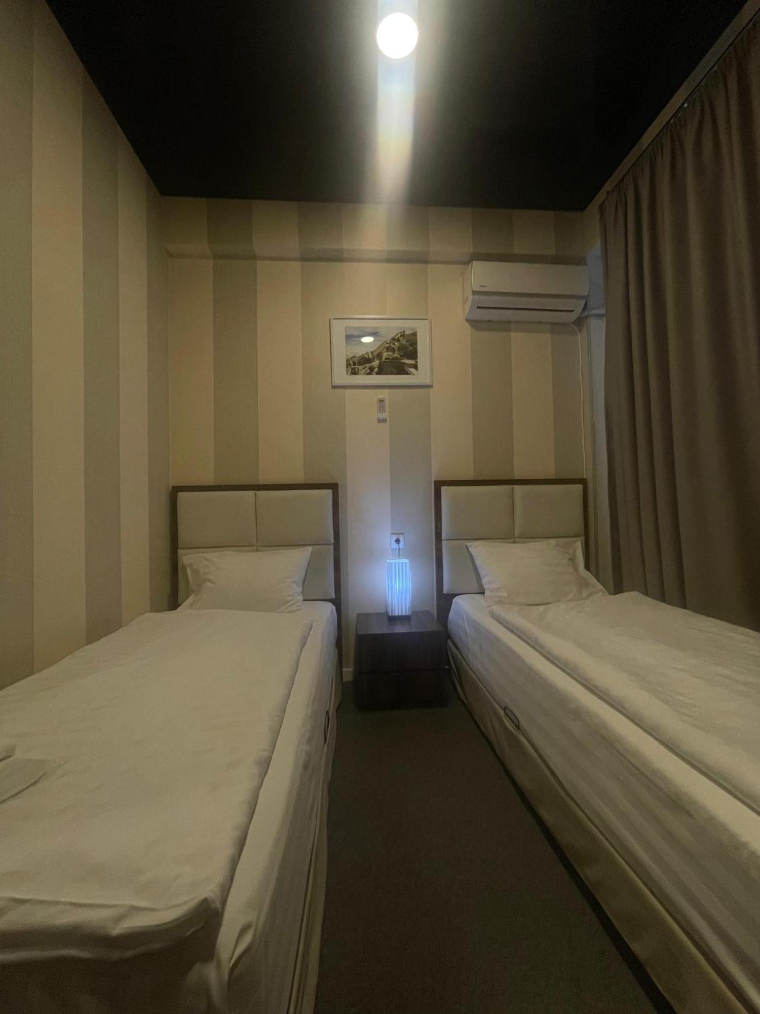 Apart Hotel West Тбилиси Екстериор снимка