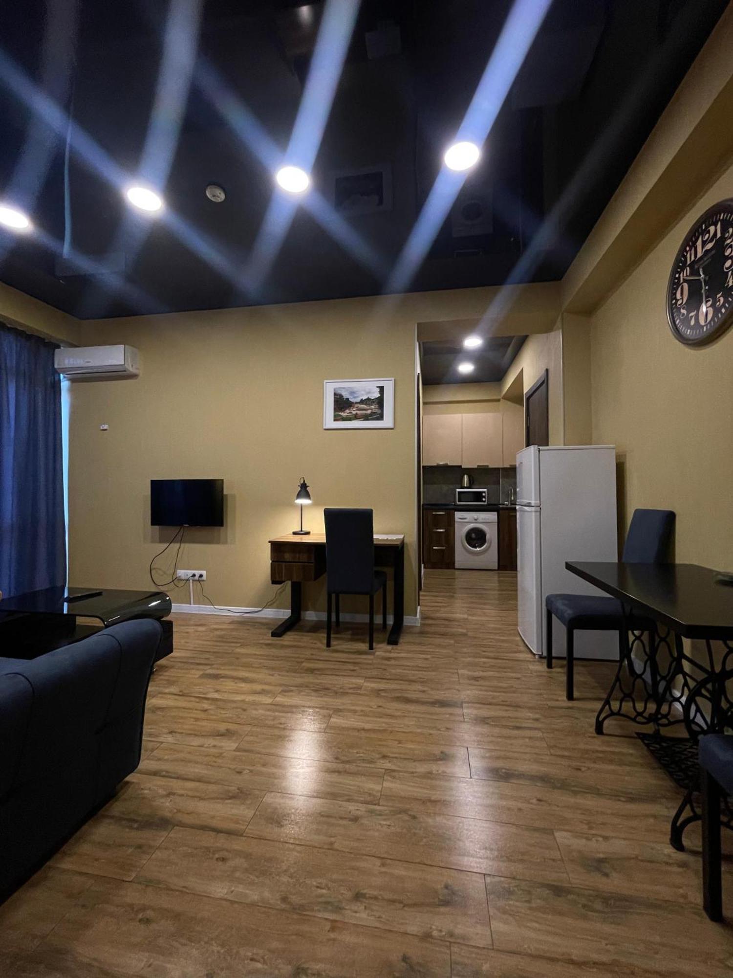 Apart Hotel West Тбилиси Екстериор снимка