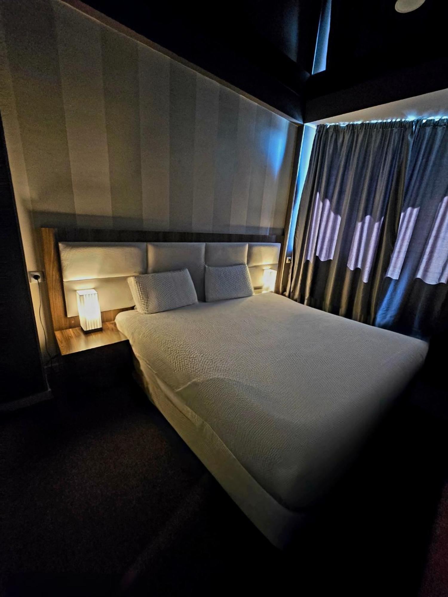 Apart Hotel West Тбилиси Екстериор снимка