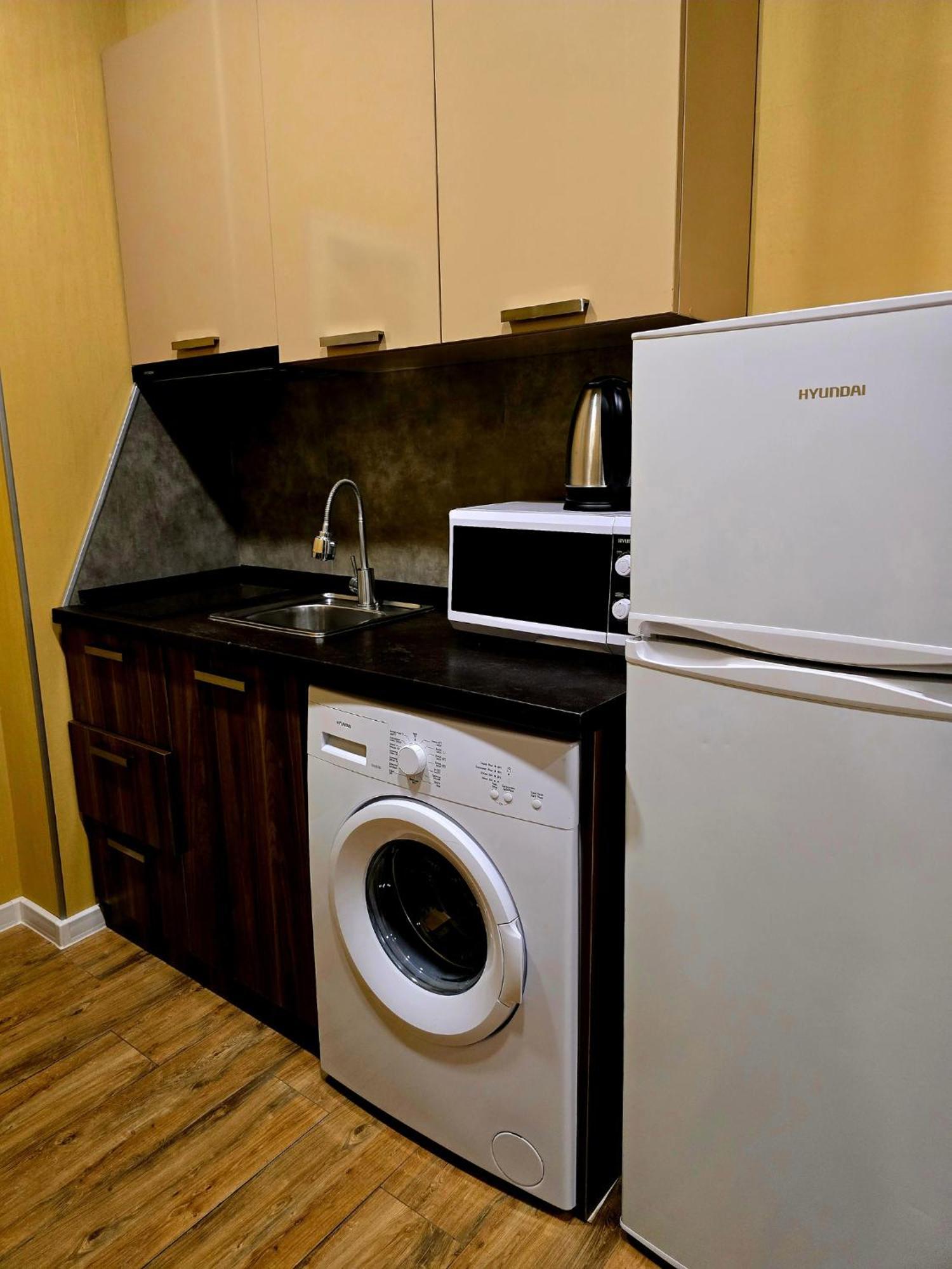 Apart Hotel West Тбилиси Екстериор снимка