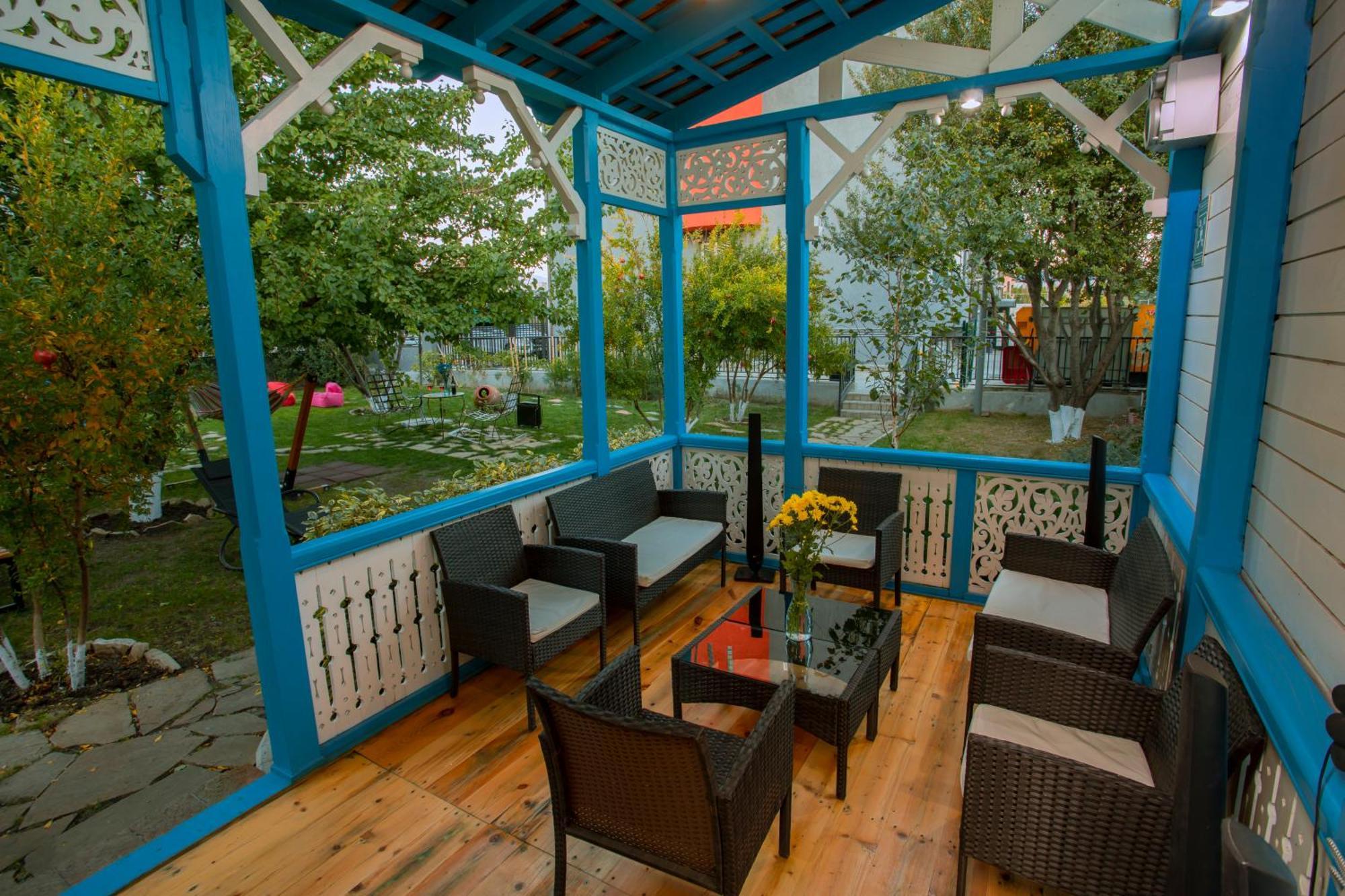 Apart Hotel West Тбилиси Екстериор снимка